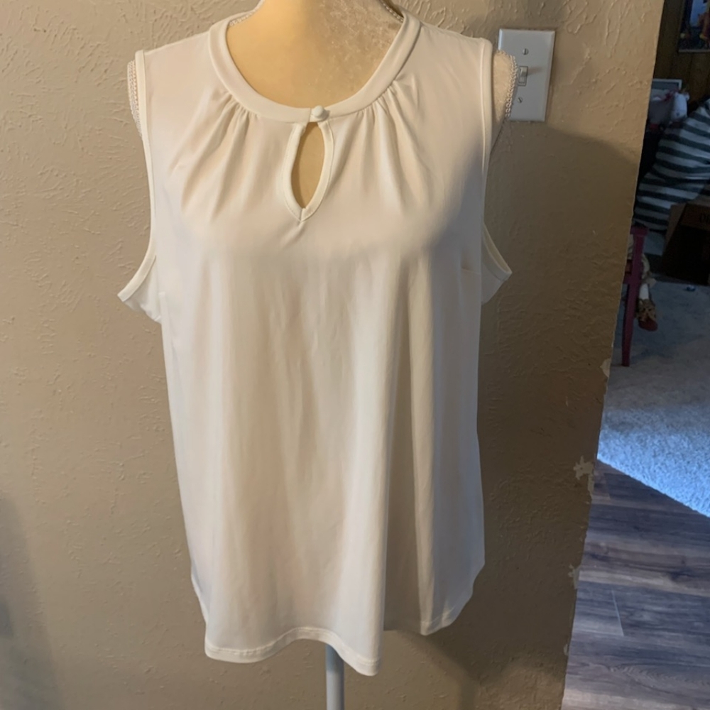 White sleeveless tank size 18/20
